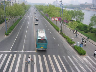 hangzhou.streets.jpg