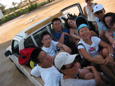 pickup.truck.bunch.of.chinese.in.egypt.jpg