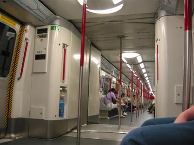 hongkong.mtr.wagon.jpg