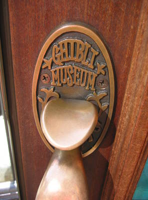 ghibli.museum.doorknob.jpg