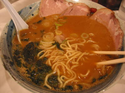 japan.ramen.noodles.20050330.jpg
